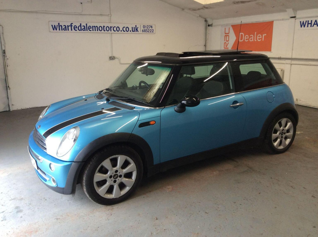 2004 MINI HATCH